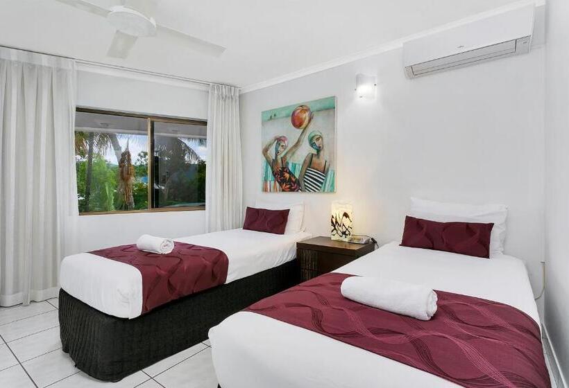 2 Bedroom Apartment, Roydon Beachfront Apartments