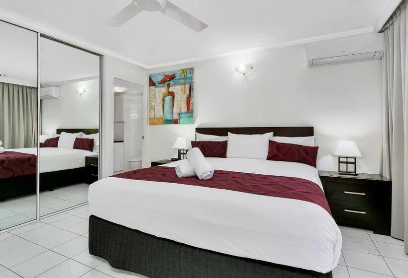 1 Bedroom Apartment, Roydon Beachfront Apartments