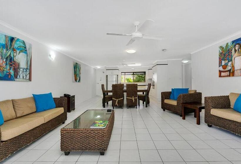 1 Bedroom Apartment, Roydon Beachfront Apartments