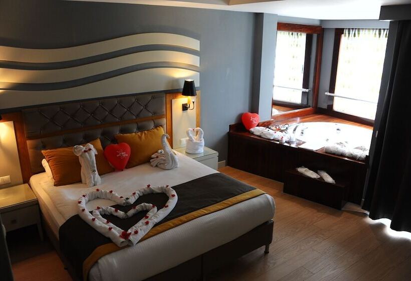 اتاق استاندارد با وان آب گرم, Saturn Palace Resort   All Inclusive