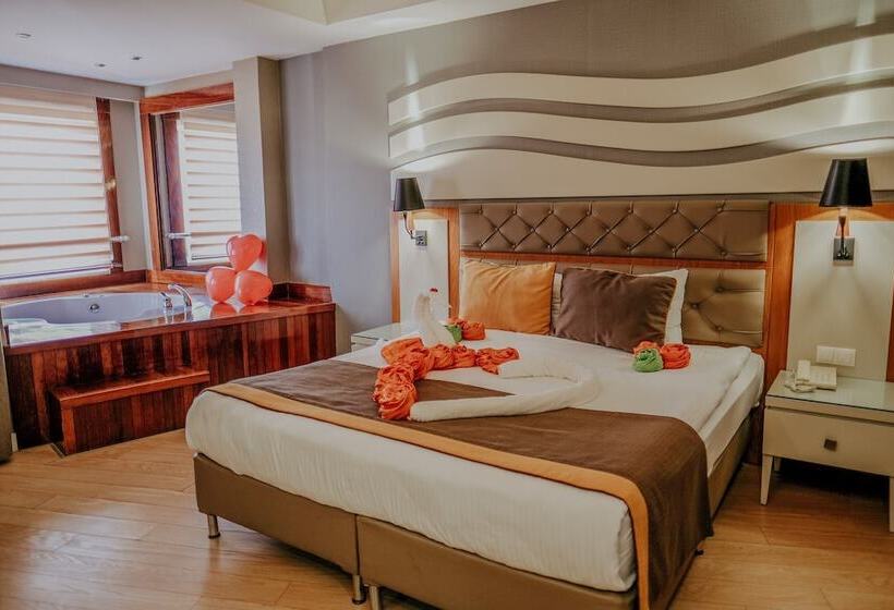 اتاق استاندارد با وان آب گرم, Saturn Palace Resort   All Inclusive