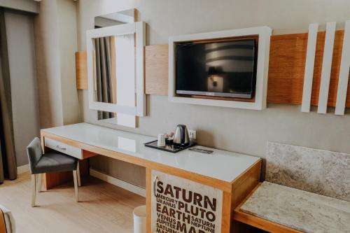 اتاق استاندارد با چشم‌انداز کوهستان, Saturn Palace Resort   All Inclusive