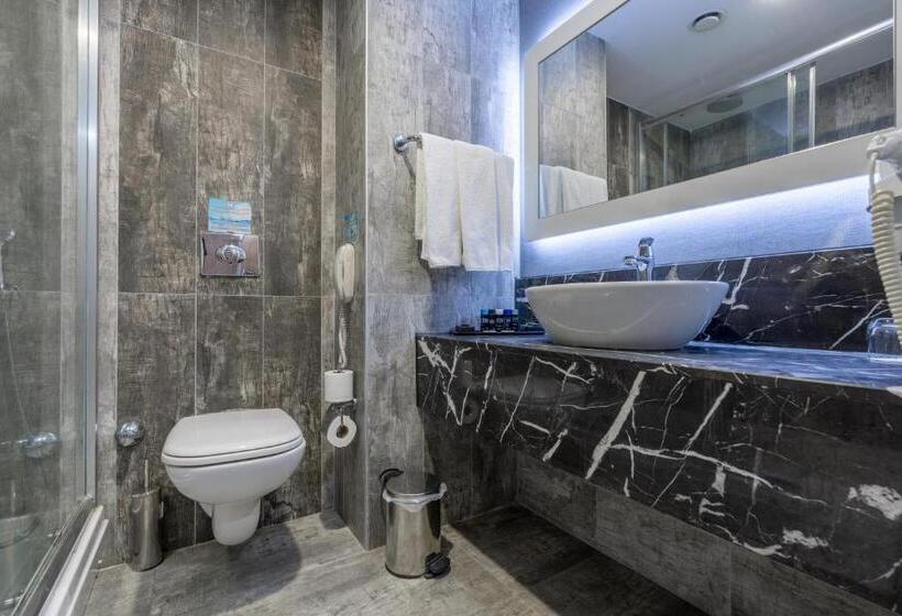 اتاق خانوادگی با چشم‌انداز کوه, Saturn Palace Resort   All Inclusive