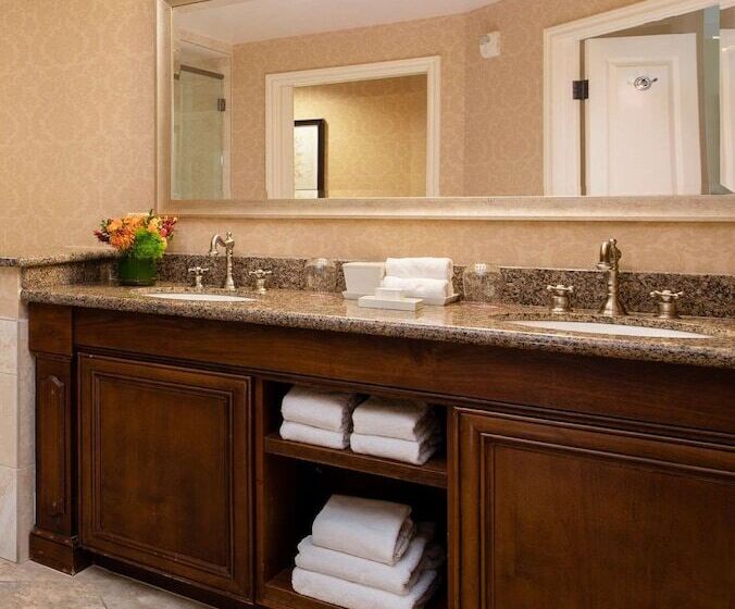 Suite, The Meritage Resort And Spa