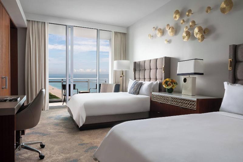 اتاق استاندارد با تخت دو نفره بزرگ, The Ritzcarlton Bal Harbour, Miami