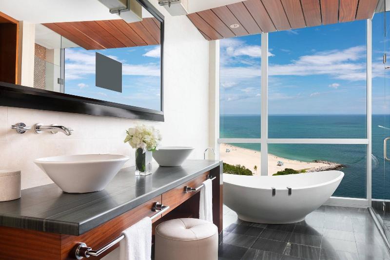 اتاق استاندارد با چشم‌انداز, The Ritzcarlton Bal Harbour, Miami