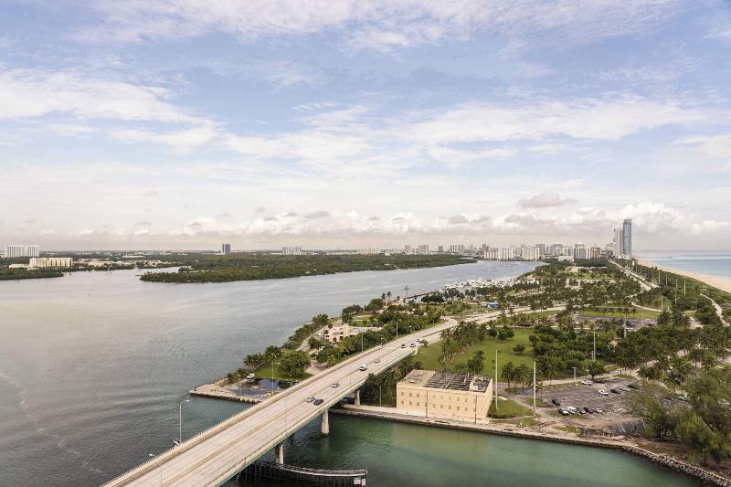 اتاق استاندارد با چشم‌انداز, The Ritzcarlton Bal Harbour, Miami