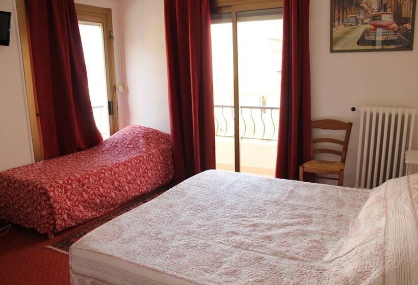 اتاق استاندارد سه تخته با بالکن, Villa Nina