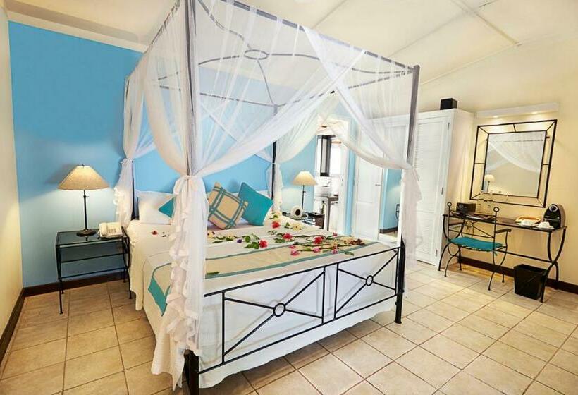 بانگلوی استاندارد, Kuredu Island Resort & Spa