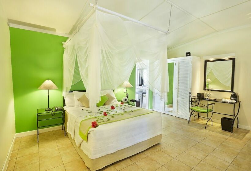 بانگلوی استاندارد, Kuredu Island Resort & Spa