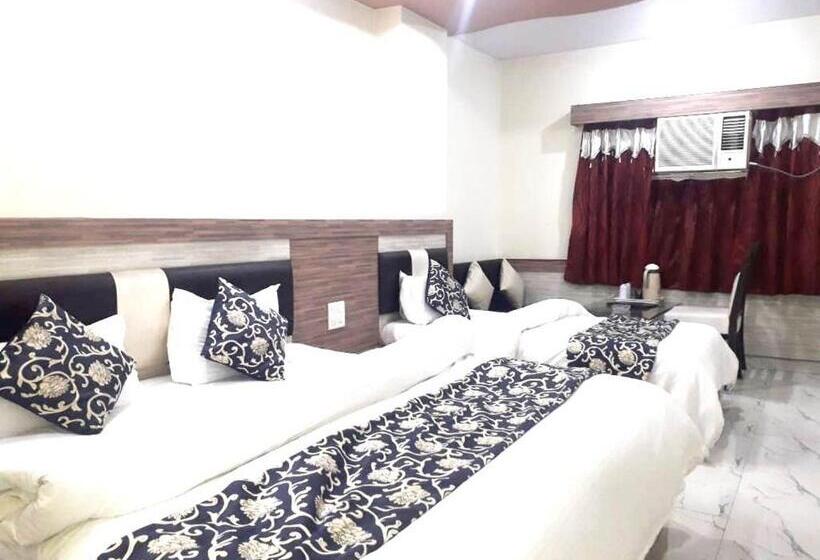 اتاق استاندارد سه نفره, Metro Inn
