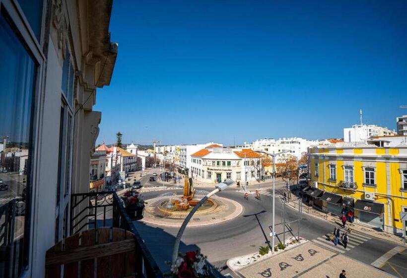 اتاق لوکس با بالکن, Downtown Loule