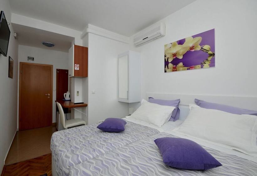 اتاق اکونومی, Apartmani Trogir