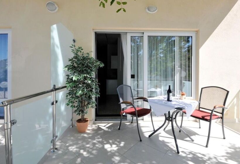 스탠다드 발코니 스튜디오, Apartmani Trogir