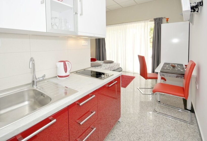 스탠다드 발코니 스튜디오, Apartmani Trogir