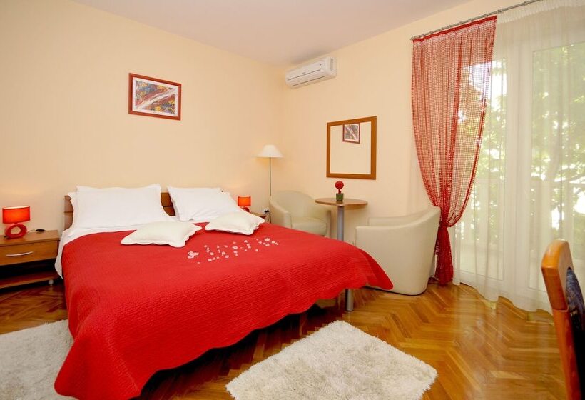 Chambre Standard avec Balcon, Apartmani Trogir