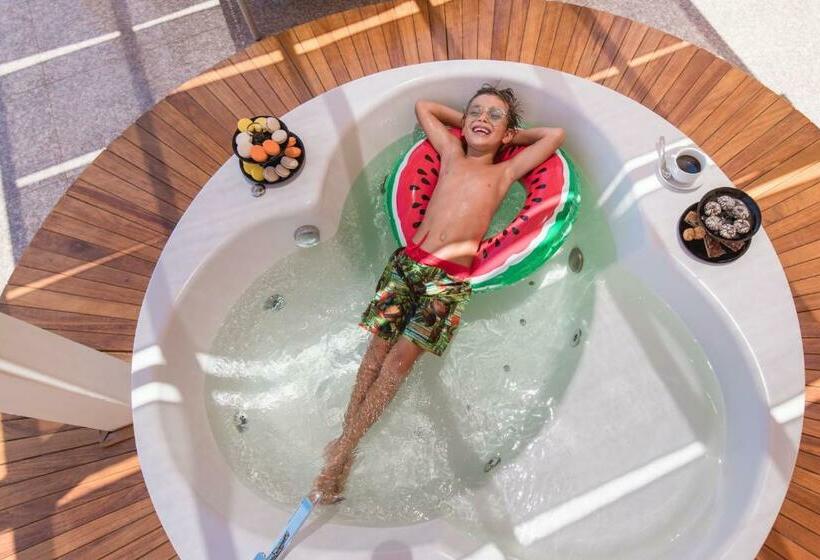 سوئیت با چشم‌انداز دریا و هیدروماساژ, Pickalbatros Palace   Aqua Park Hurghada