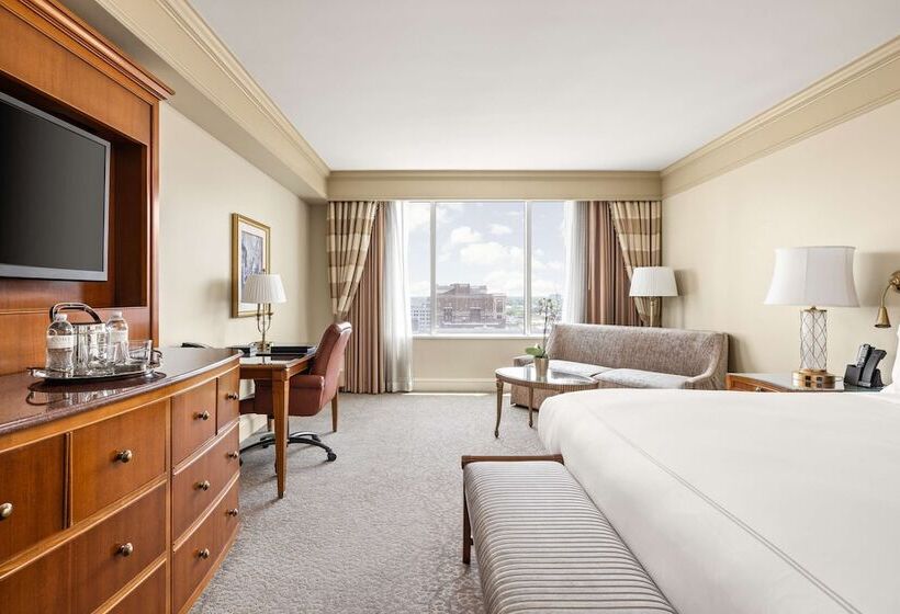 Deluxe Room Adapted for people with reduced mobility, Conrad Indianapolis