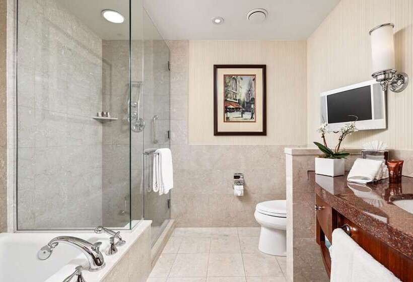 سوئیت با تخت بزرگ, Conrad Indianapolis