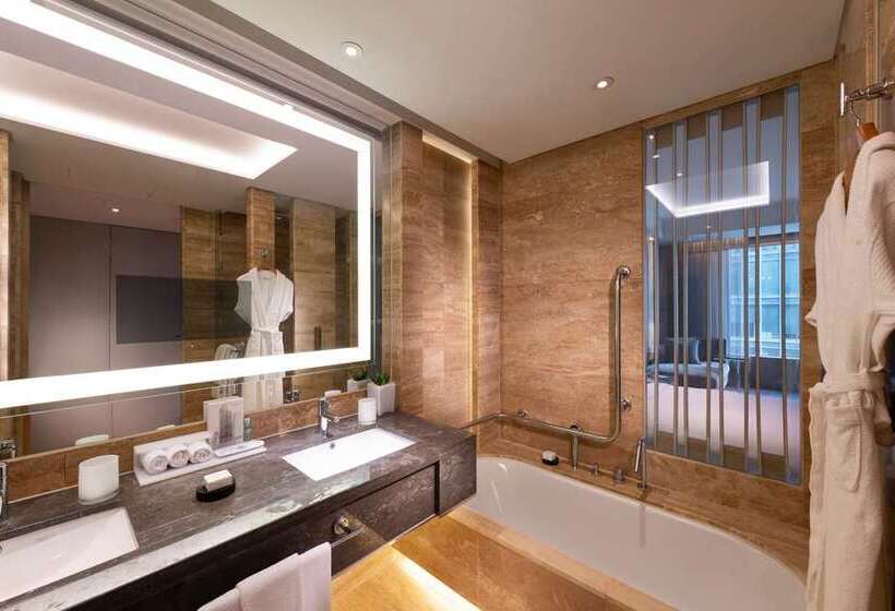 اتاق لوکس با تخت بزرگ, Conrad Indianapolis
