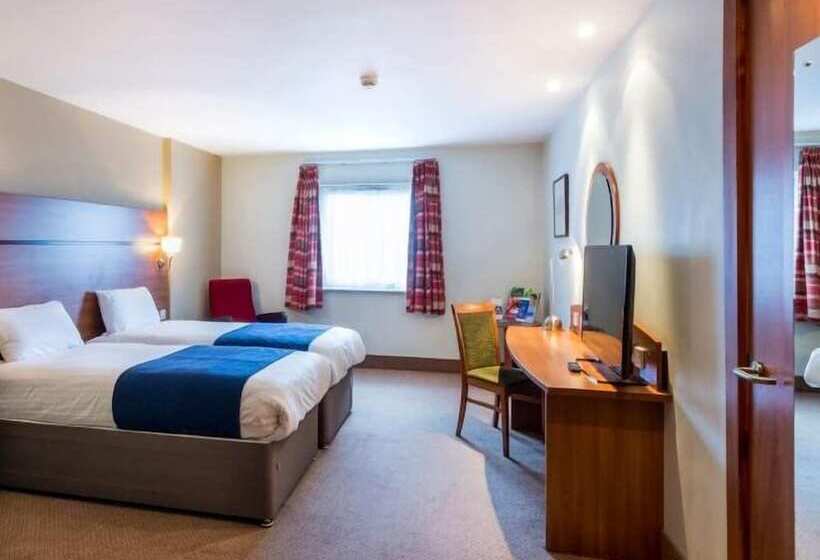 اتاق استاندارد چهار تخته, Doncaster International