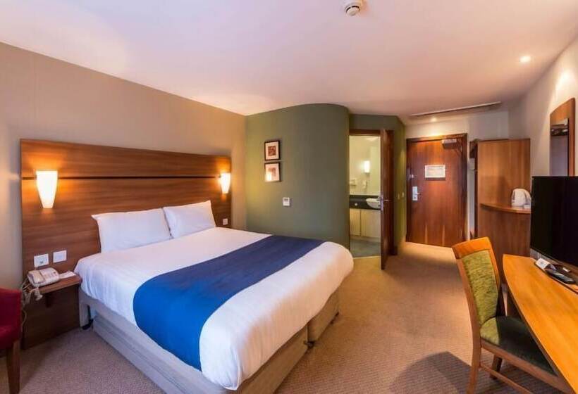 Chambre Familiale, Doncaster International