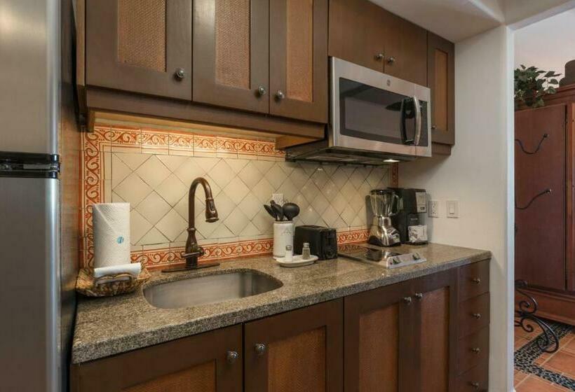 سوییت لوکس, Hacienda Encantada Resort & Residences