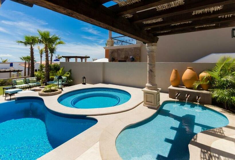 ویلای 3 خوابه, Hacienda Encantada Resort & Residences