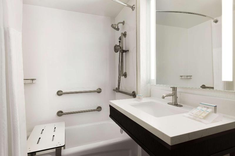 اتاق استاندارد با تخت بزرگ, Hilton Garden Inn Washington Dc Downtown