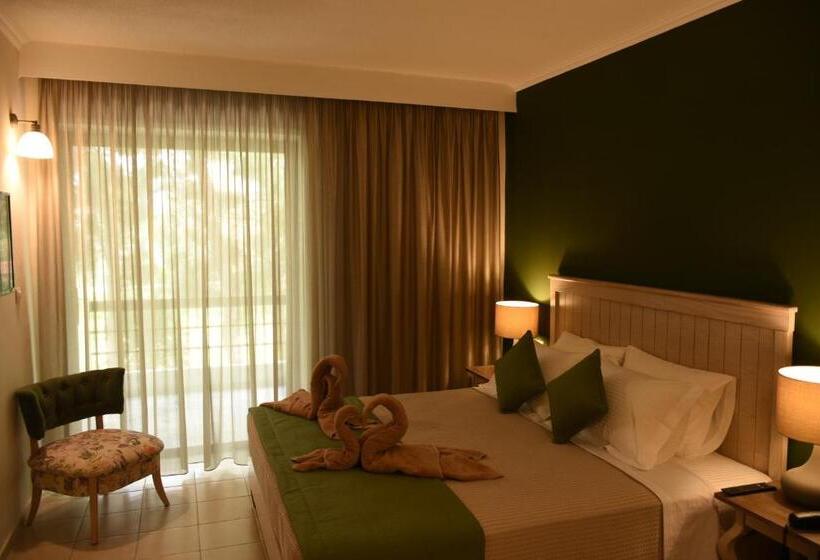 Deluxe Triple Room, Kassandra Mare