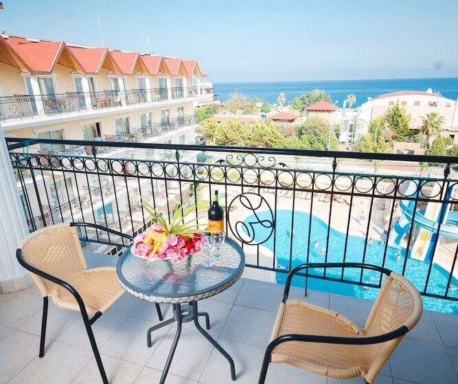 اتاق استاندارد یک نفره, L'Oceanica Beach Resort