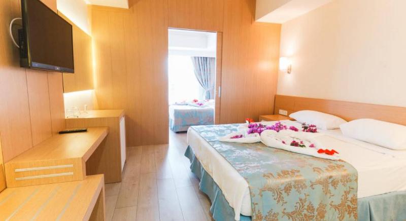 اتاق خانوادگی, L'Oceanica Beach Resort