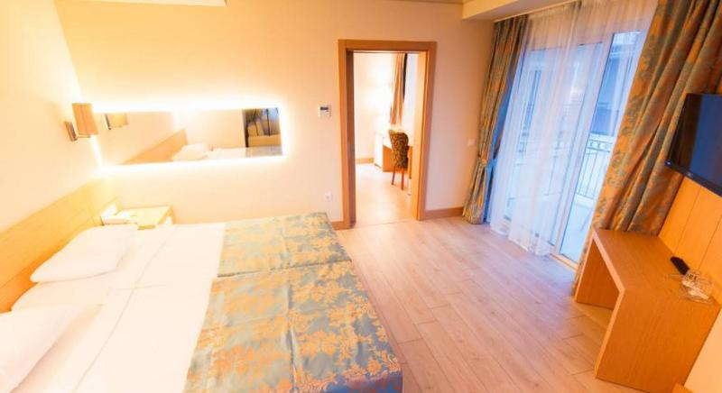 اتاق خانوادگی, L'Oceanica Beach Resort