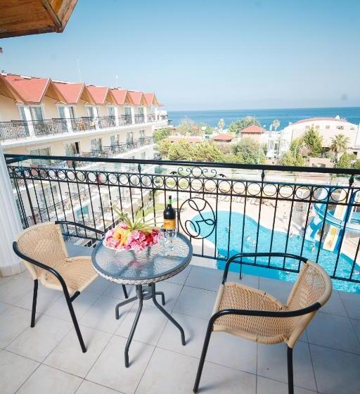 اتاق استاندارد یک نفره, L'Oceanica Beach Resort