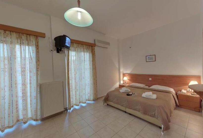 Standard Triple Room, Marirena