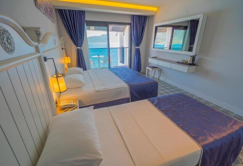 اتاق سه نفره دلوکس با چشم‌انداز دریا, Marmaris Beach