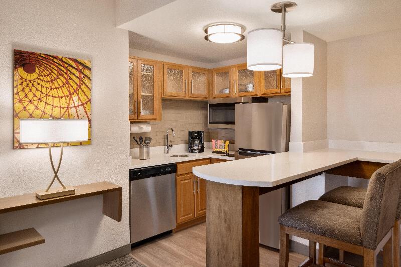 キングサイズベッドのスイートルーム, Staybridge Suites San Antonio Downtown Convention Center, An Ihg