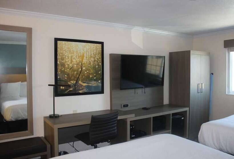 带2个双人床的标准工作室, Comfort Inn