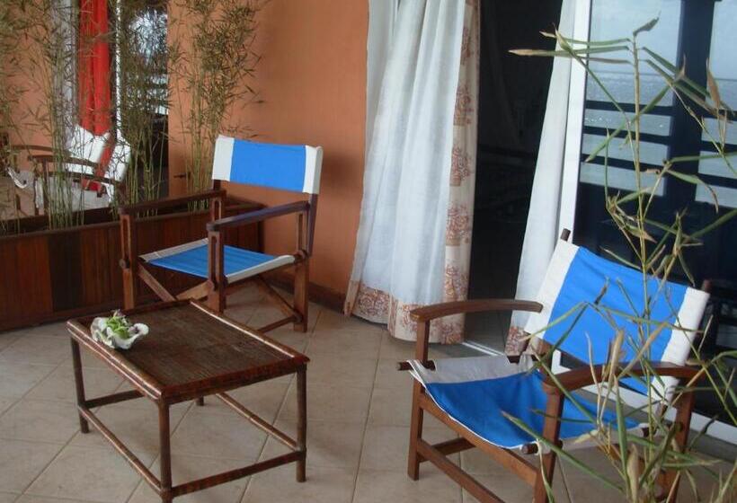 اتاق خانوادگی با چشم‌انداز دریا, Vanivola & Spa