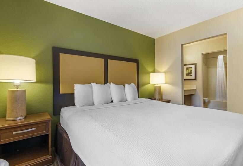 Deluxe Studio, Extended Stay America Suites  Orlando  Maitland  1776 Pembrook Dr