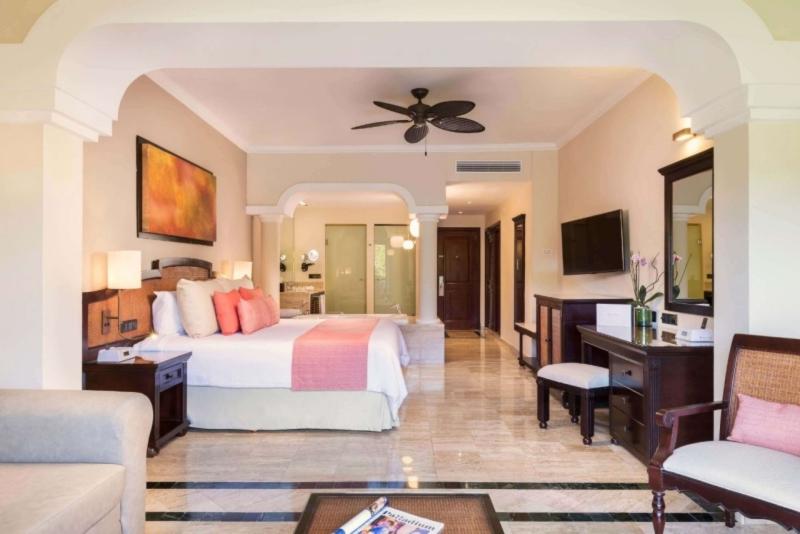سوئیت جونیور با چشم‌انداز باغ, Grand Palladium White Sand Resort & Spa   All Inclusive