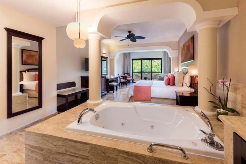 سوئیت جونیور با چشم‌انداز باغ, Grand Palladium White Sand Resort & Spa   All Inclusive