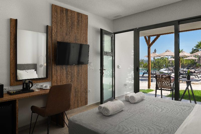 اتاق استاندارد سه تخته با چشم‌انداز باغ, Baia Del Sole Resort