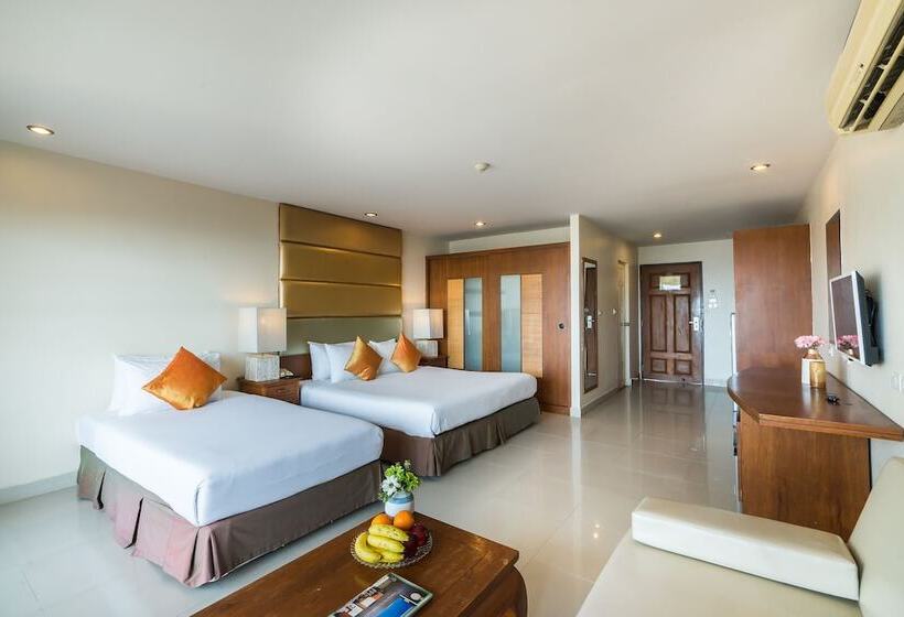 اتاق لوکس با چشم‌انداز استخر, Bella Villa Cabana