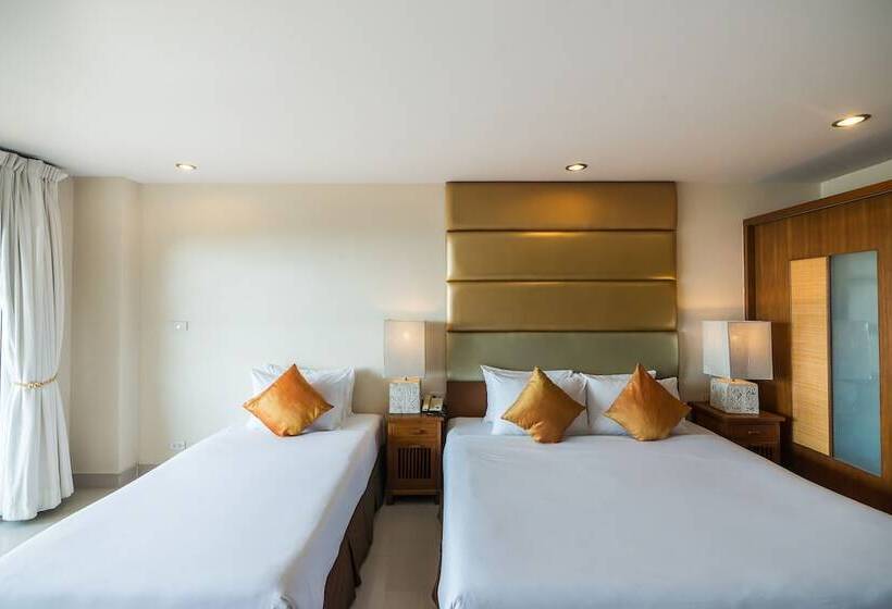 اتاق لوکس با چشم‌انداز استخر, Bella Villa Cabana