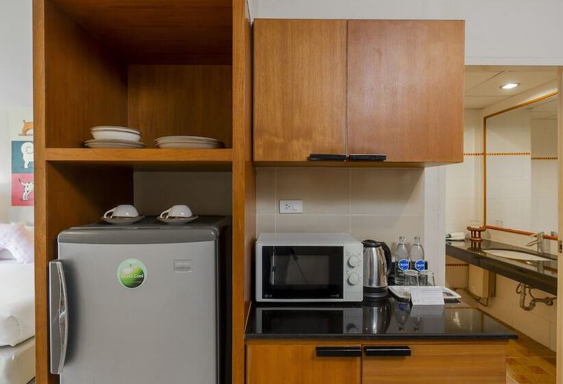 اتاق لوکس با چشم‌انداز استخر, Bella Villa Cabana