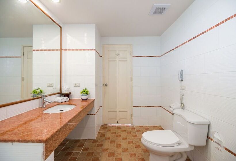 اتاق لوکس با چشم‌انداز استخر, Bella Villa Cabana