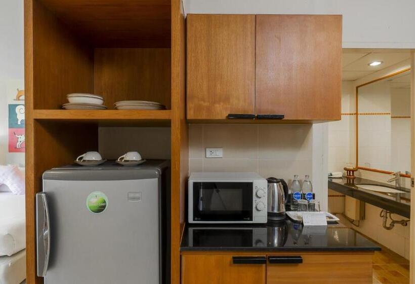 اتاق لوکس با چشم‌انداز استخر, Bella Villa Cabana