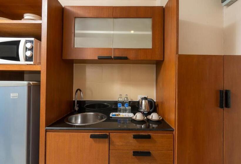 اتاق لوکس با چشم‌انداز استخر, Bella Villa Cabana