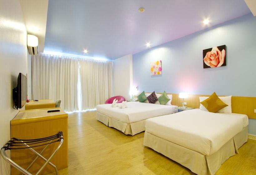 اتاق لوکس با چشم‌انداز استخر, Best Bella Pattaya